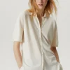 La chemise à manches courtes en coton en lin