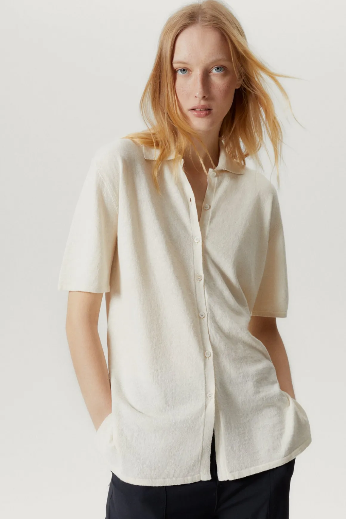 La chemise à manches courtes en coton en lin