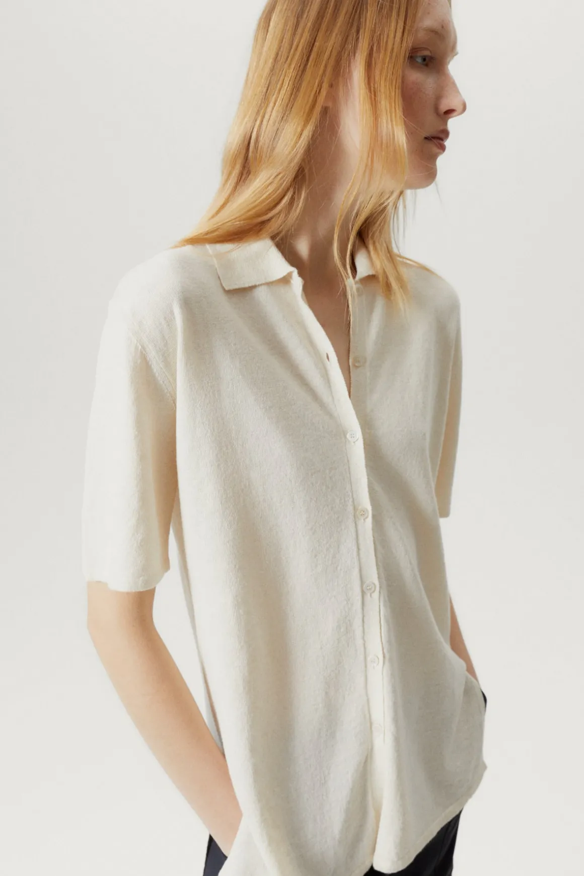 La chemise à manches courtes en coton en lin
