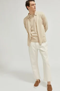 La chemise en tricot en coton biologique