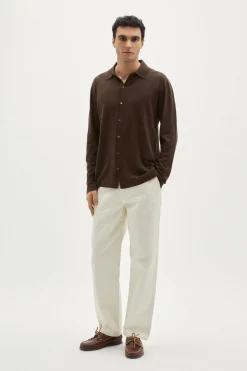 La chemise en tricot en coton biologique