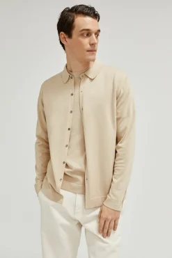La chemise en tricot en coton biologique