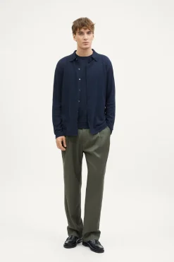 La chemise en tricot en coton biologique