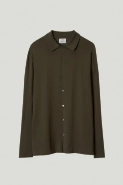 La chemise en tricot en coton biologique