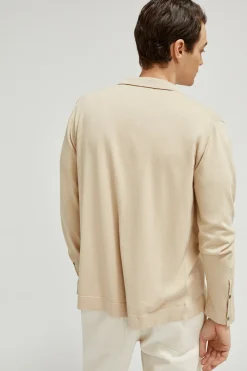 La chemise en tricot en coton biologique