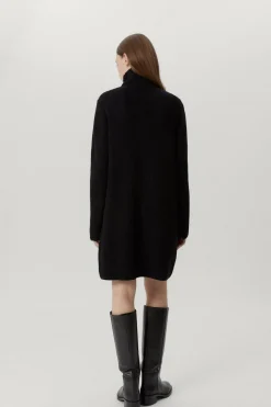 La robe à côte courte de la laine mérinos