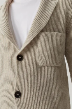 La veste en laine côtelée