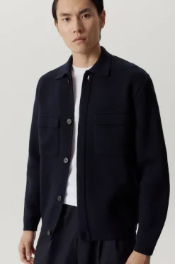 La veste en tricot en laine mérinos