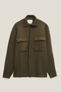La veste en tricot en laine mérinos