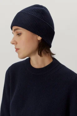 Le bonnet en laine côtelé