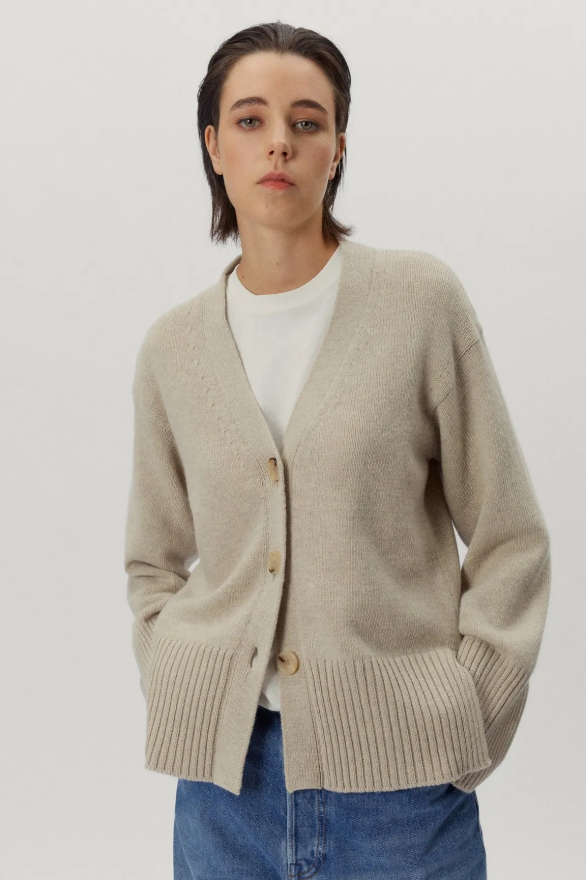 Le cardigan détendu en laine