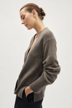 Le cardigan détendu en laine