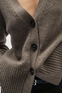 Le cardigan détendu en laine