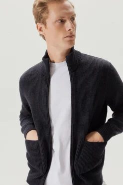 Le cardigan zippé en laine mérinos