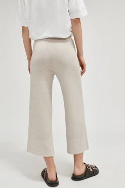 Le pantalon à jambes larges de laine mérinos