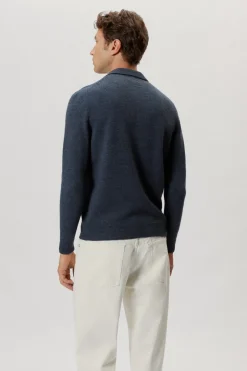 Le polo de teinture naturelle