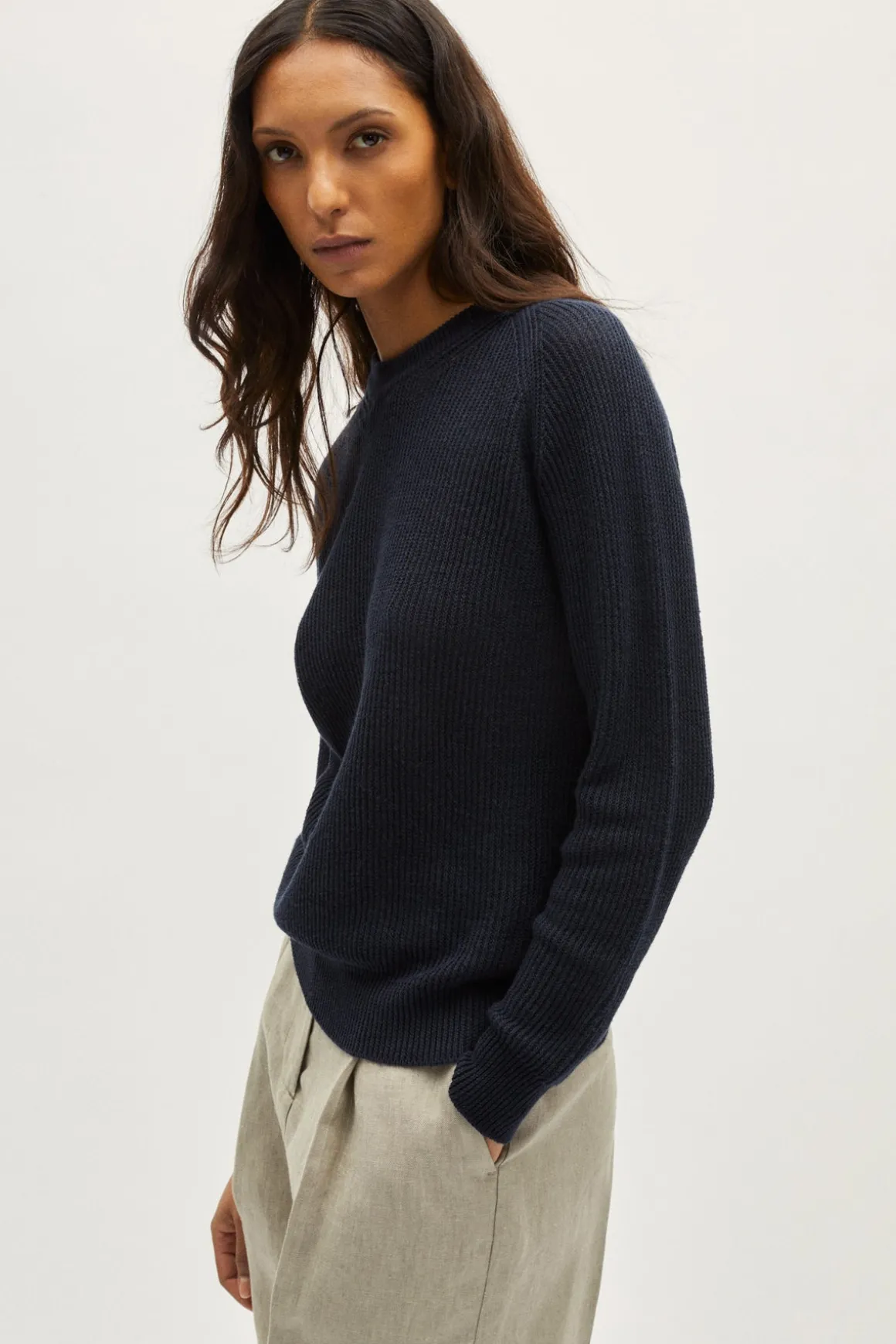 Le pull côtelé en coton en linge