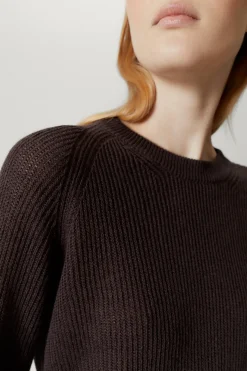 Le pull côtelé en coton en linge