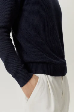 Le pull côtelé en coton en linge