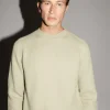 Le pull de teinture naturel