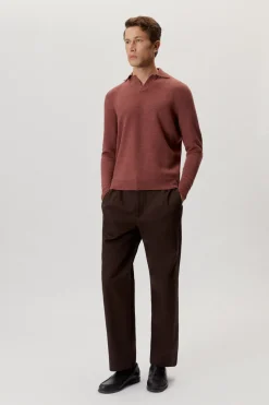 Le pull de teinture naturel