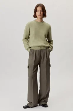Le pull de teinture naturel