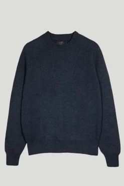 Le pull de teinture naturel