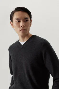 Pull col V en laine ultra douce